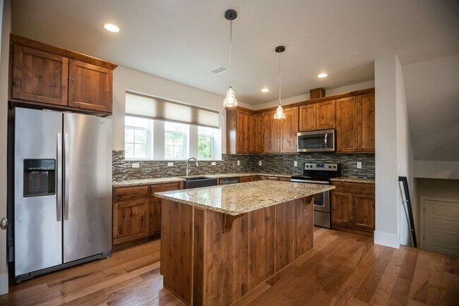 Building Photo - Charming 3-Bedroom Home in the Desirable Bucking Horse Neighborhood!