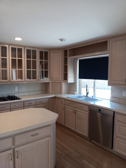 Building Photo - 309 Skyway Ln