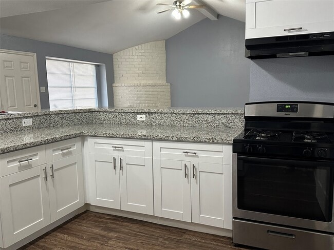 Building Photo - 15770 Chimney Rock Rd