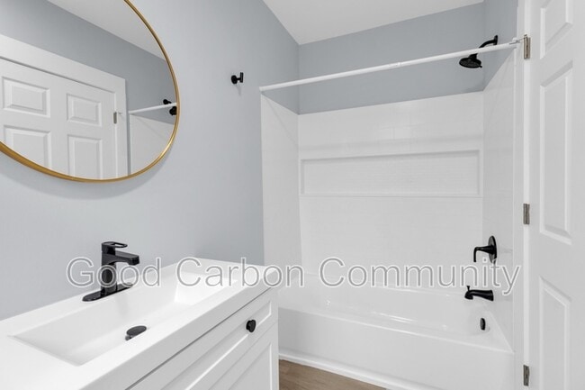 Building Photo - 131 Allen St