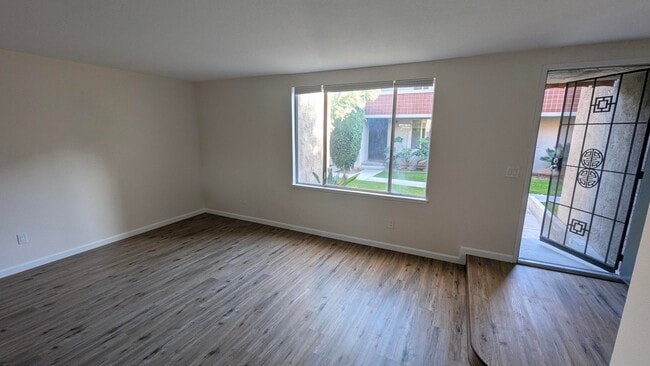 Building Photo - 2260 N Indian Canyon Dr