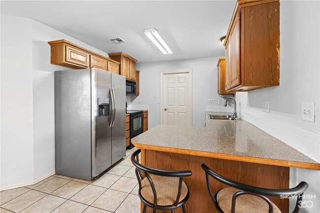 Building Photo - 1002 Applewood Cir