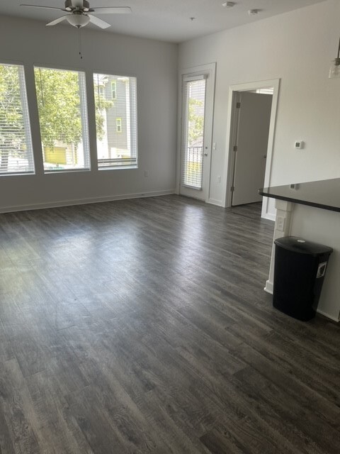 Building Photo - 680 Naumann Dr