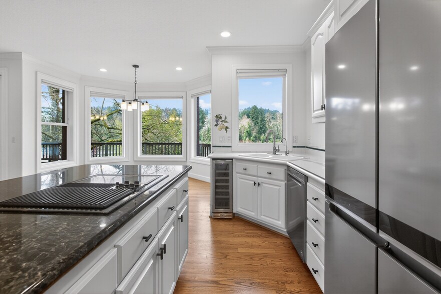 Building Photo - 1645 SE Oak Shore Ln