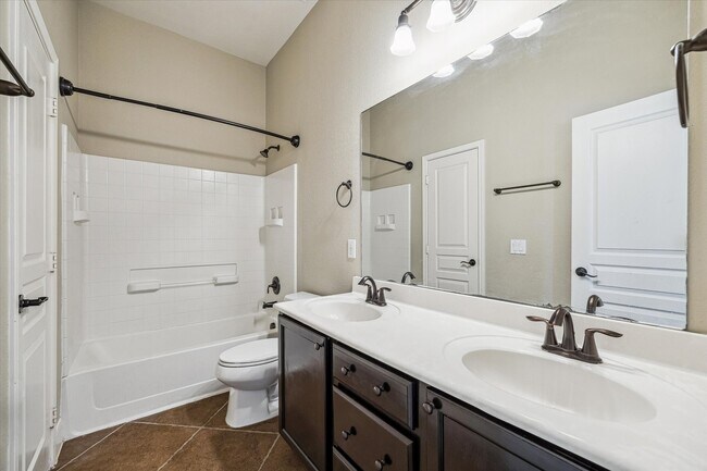 Building Photo - 5902 Chatham Cove