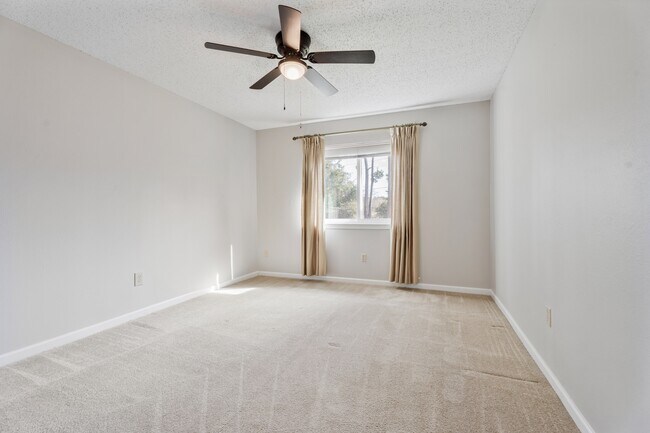 Building Photo - 200 Brookhaven Ct