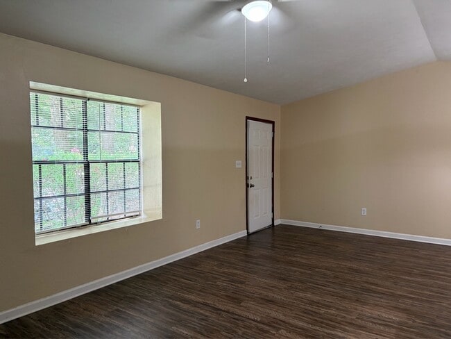 Building Photo - 1502 Belmont Trace