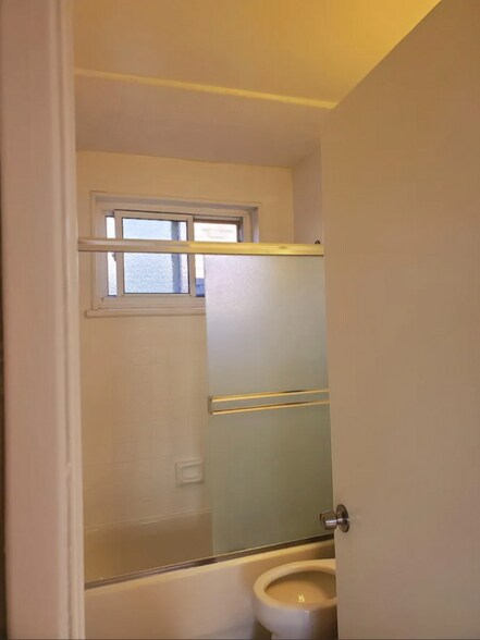 Building Photo - 1128 Raymond Ave