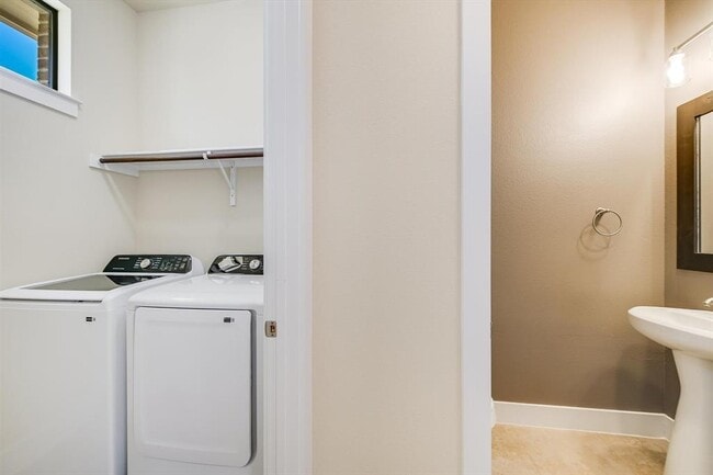 Building Photo - 509 Baylee Love Ln E