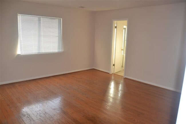 Building Photo - 1717 Jerusalem Dr