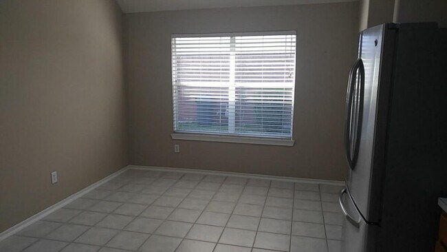 Building Photo - 5104 Big Spring Dr