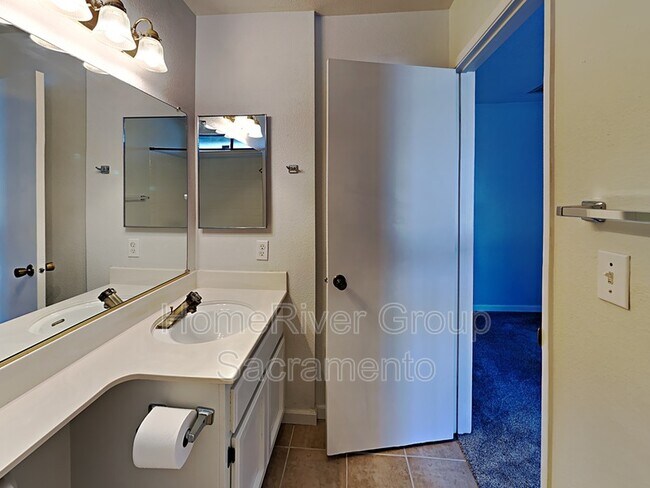 Building Photo - 27 Cedar Grove Ct