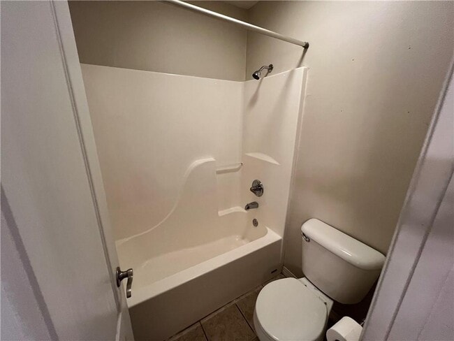 Building Photo - 235 Ravenwood Blvd