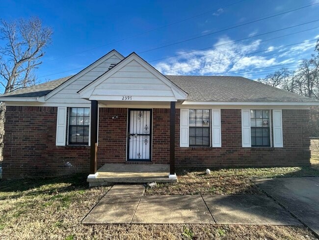 Building Photo - 2387 Rosehaven Ave