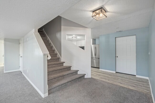 Building Photo - 456 W 2600 N