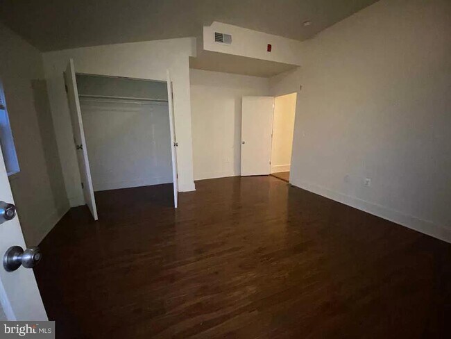 Building Photo - 2106 N Hancock St