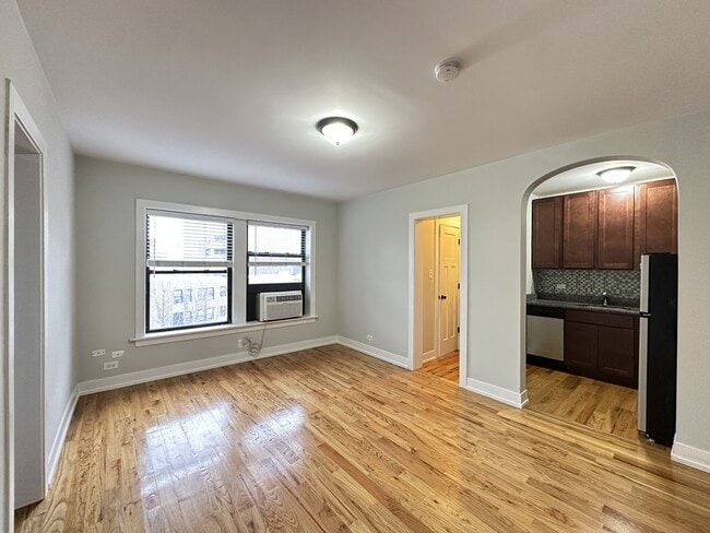 Building Photo - 555 W Arlington