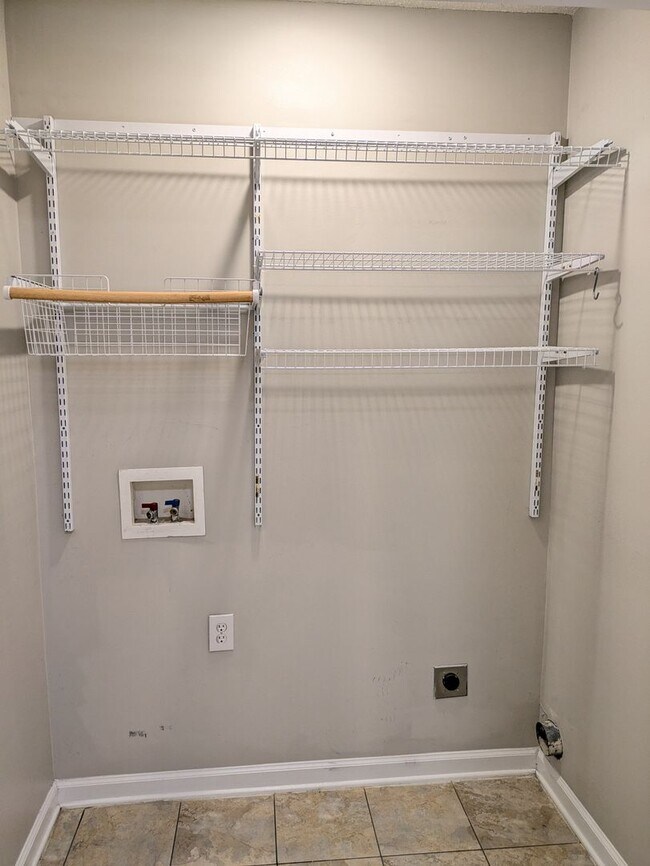 Building Photo - Move in Ready Ranch in Tall Oaks