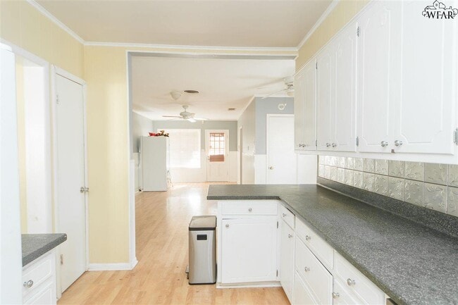 Building Photo - 2415 Ellingham