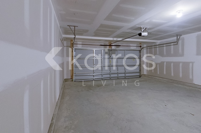 Building Photo - 7020 Moss Creek Way