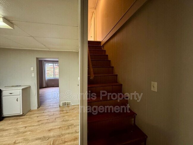 Building Photo - 474 Spang Ave