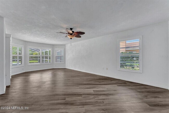 Building Photo - 405 Waterside Ln