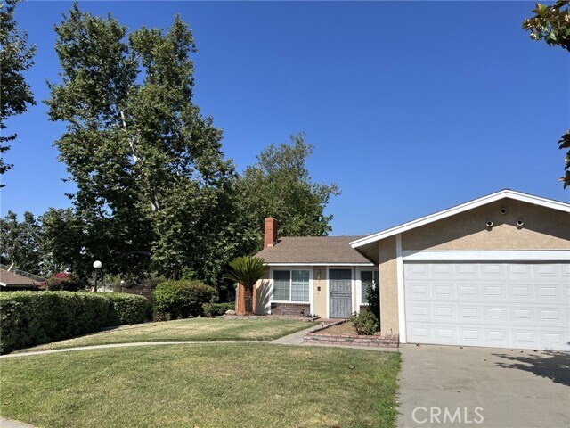 Building Photo - 8580 Club House Dr