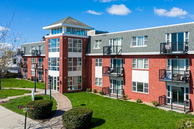 Ocean Plaza Front Left View - Ocean Plaza Apartments