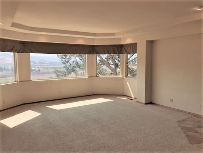 Building Photo - Exceptionally Private Estate Property with Spectacular Views