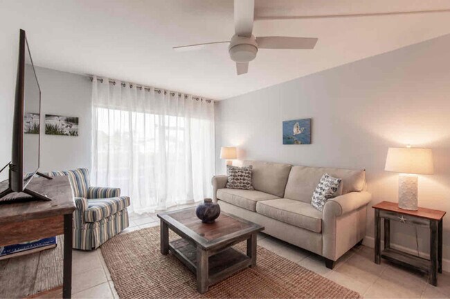 Building Photo - 1830 Robalo Dr