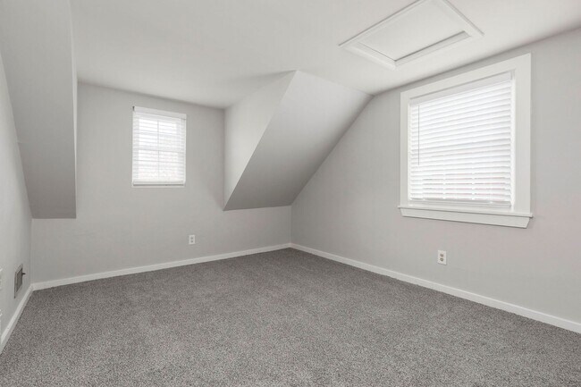 Building Photo - 2664 Kings Hwy