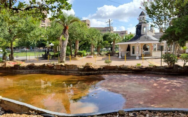 Building Photo - 2300 Old Spanish Trail