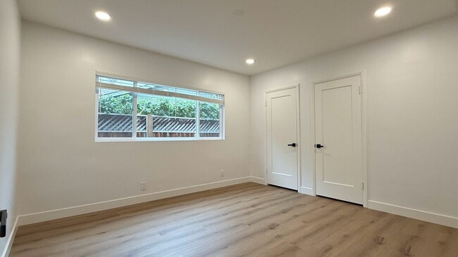 Building Photo - 3BD/2BA - Charming Updated Rose Garden Home Near The Alameda
