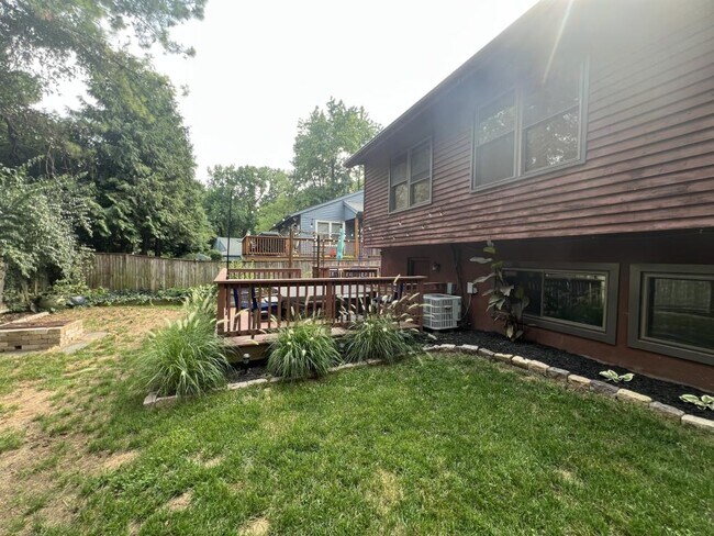Building Photo - 1002 Timber Creek Dr