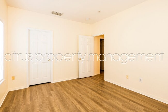 Building Photo - 2/2 Condo in Mosaic at Millenia