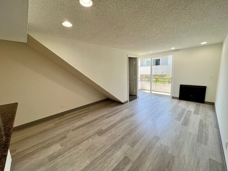 Building Photo - 3715 S Canfield Ave