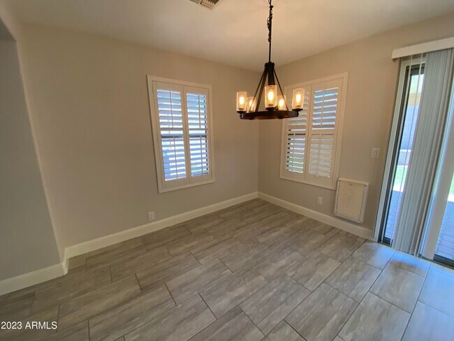 Building Photo - 10541 W Angels Ln