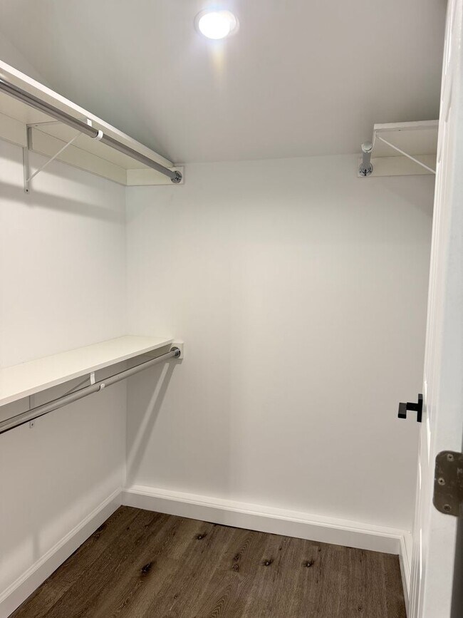 Building Photo - Secluded 3/2 in the heart of Sylmar