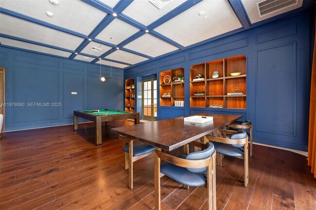 Building Photo - 2678 Tigertail Ave