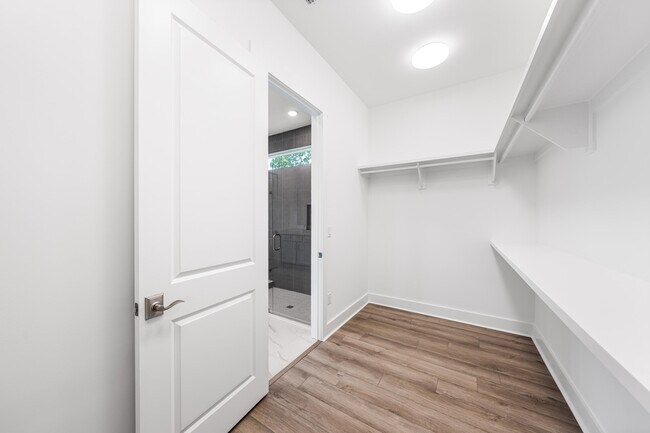 Building Photo - 169 Orman Ct