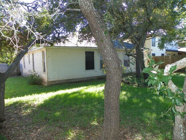 Building Photo - Welcome to this charming Centex home locat...