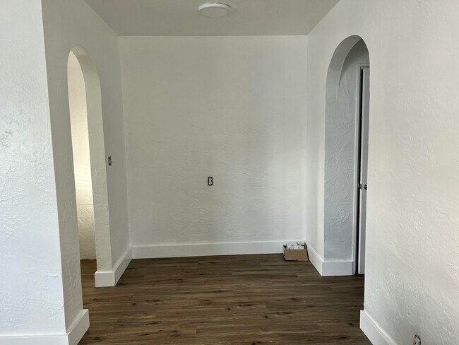 Building Photo - 1739 Moffett St
