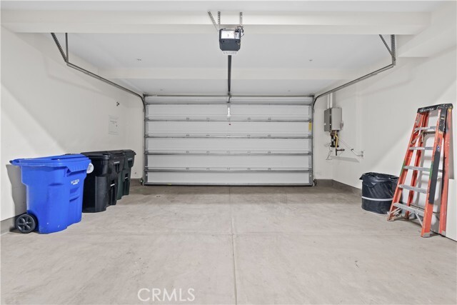 Building Photo - 15964 Sparrow Ct