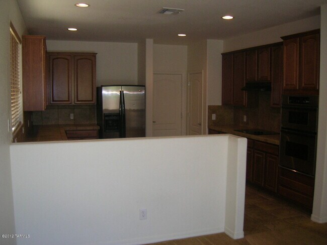 Building Photo - 9008 N Roebling Dr