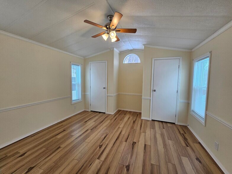 Building Photo - 158 Country Rd