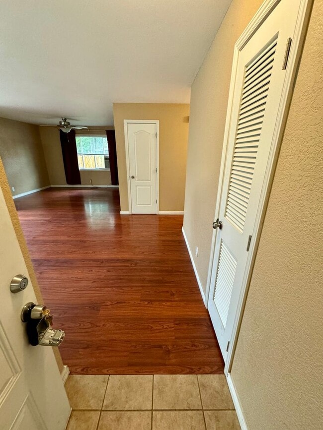 Building Photo - Adorable Rancher in Security-Widefield