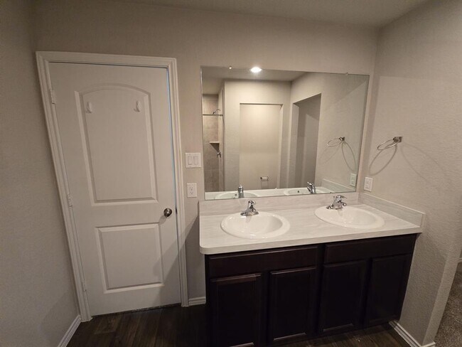 Building Photo - 16790 Lonely Pines Dr