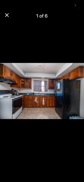 Building Photo - 360 S State St