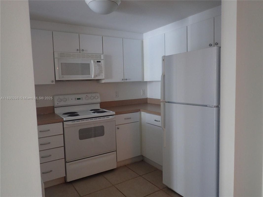 Building Photo - 1250 S Miami Ave