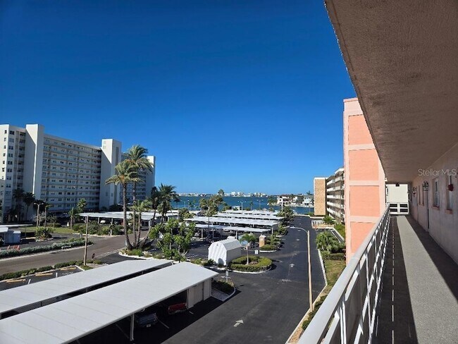 Building Photo - 6025 Shore Blvd S
